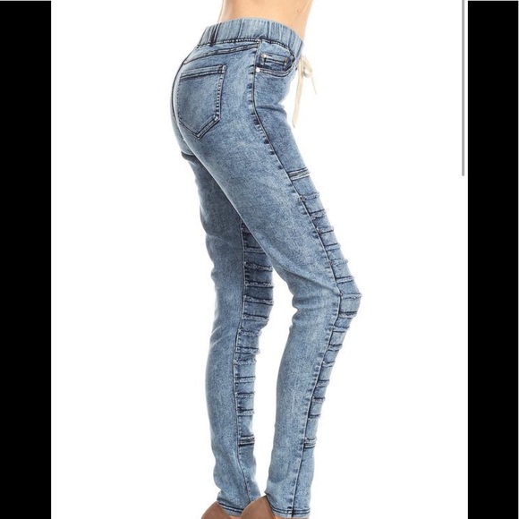 🌟SALE🌟Acid Washed Moto Pants - Picture 3 of 4